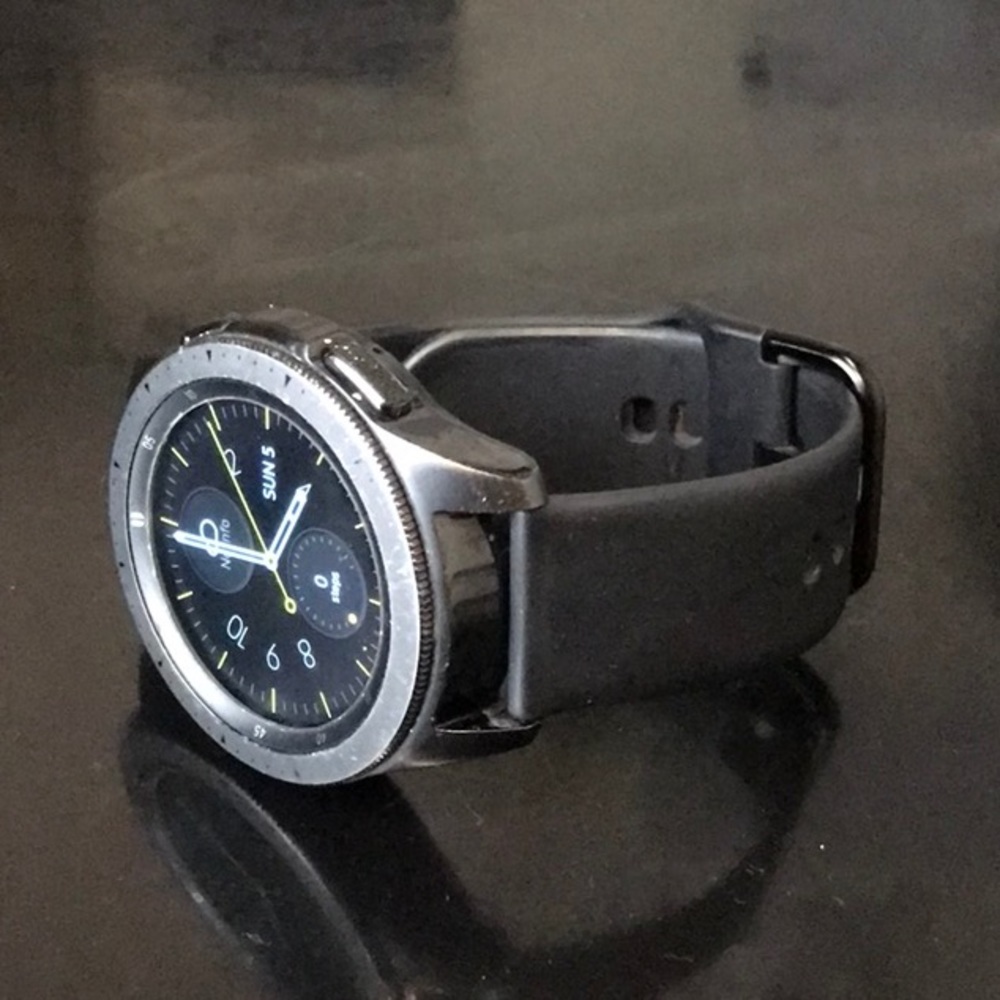 Samsung galaxy 42mm smart watch sm810